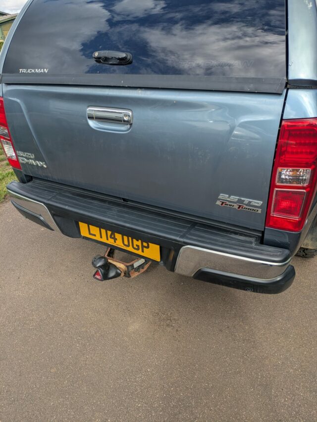 One- 2014 Isuzu D Max 2.5TD