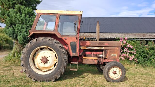 International 1046