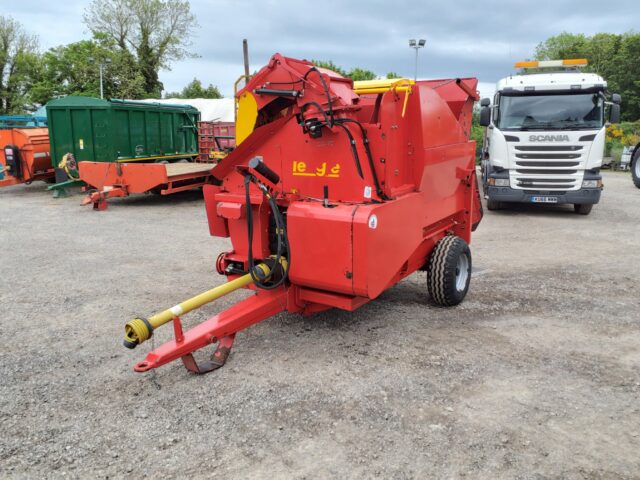 TEAGLE TOMAHAWK 8100 STRAW BLOWER