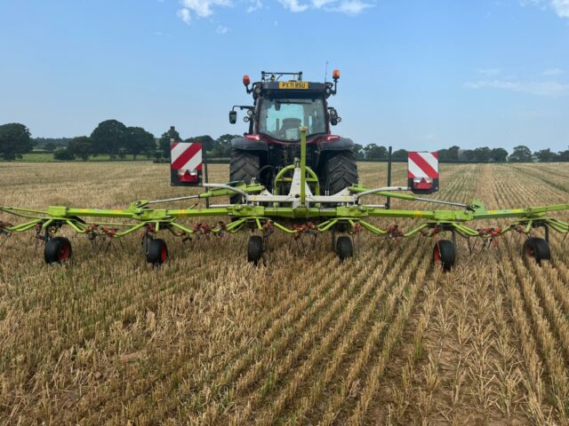 CLAAS VOLTO 800 TEDDER