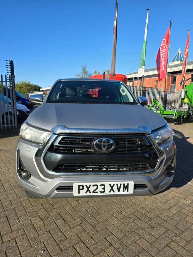 TOYOTA HILUX 2.4D ICON DOUBLE CAB PICKUP