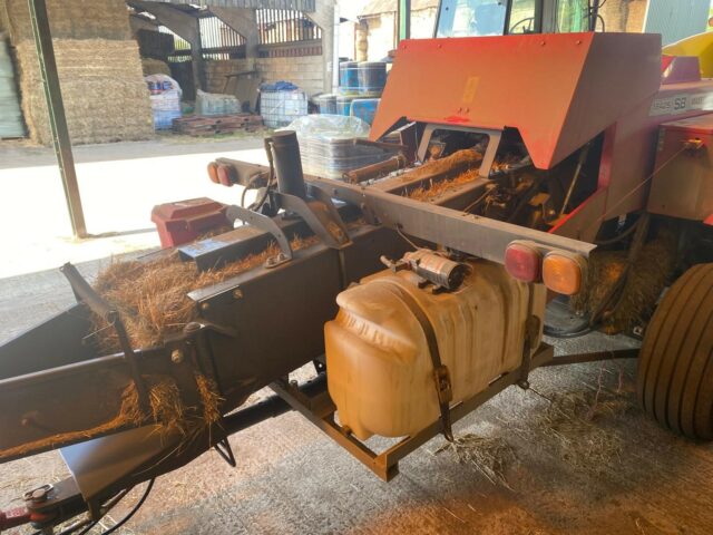 TA004909 2023 MF1842 SMALL SQUARE BALER