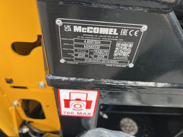 2M040459 MCCONNEL PA6567T HEDGECUTTER