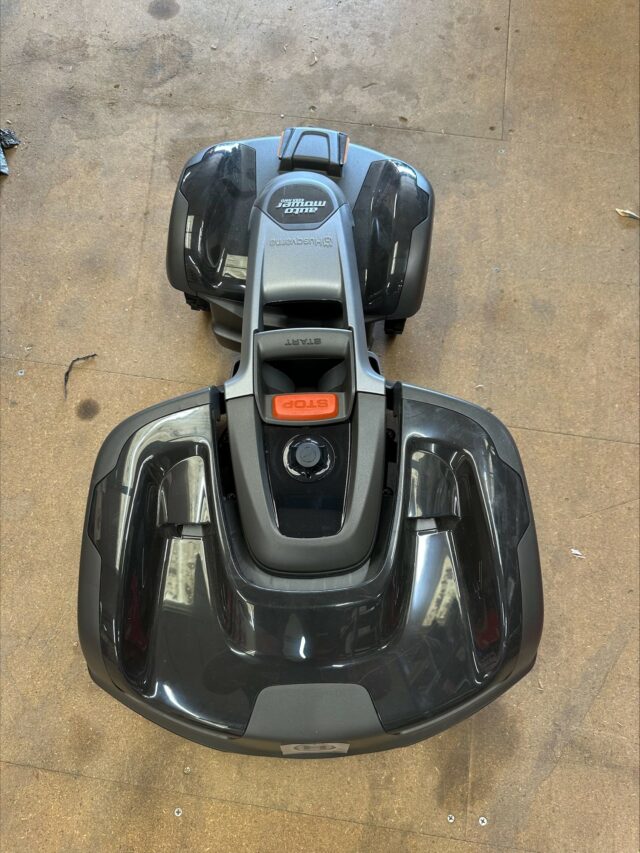2M041071 HUSQVARNA AUTOMOWER 435X ROBOTIC