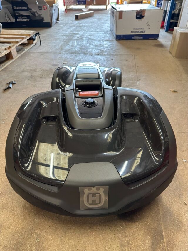 2M041071 HUSQVARNA AUTOMOWER 435X ROBOTIC