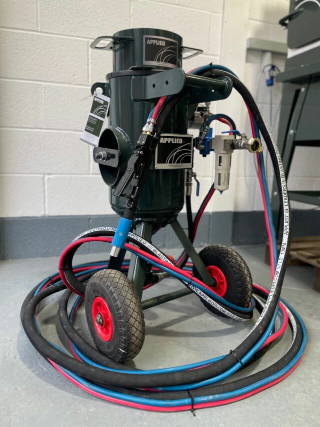 APPLIED 20L SHOT BLASTING POT