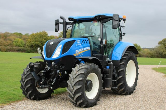New Holland T7.210AC