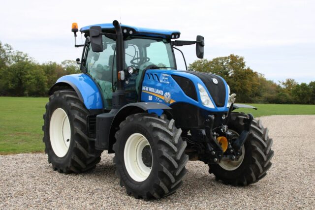 New Holland T7.210AC