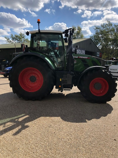FE000429 FENDT 720 V GEN 6 4WD TRACTOR