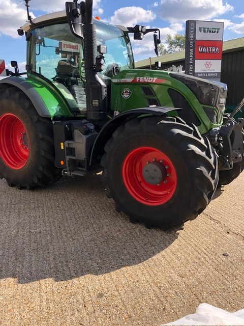 FE000429 FENDT 720 V GEN 6 4WD TRACTOR