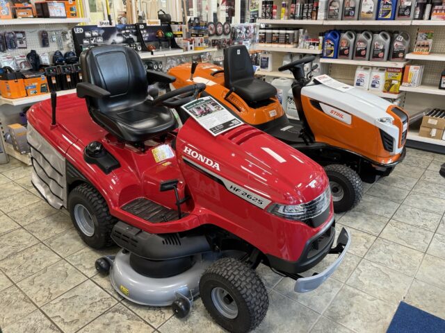 DM000242 HONDA HF2625 HME RIDE ON MOWER
