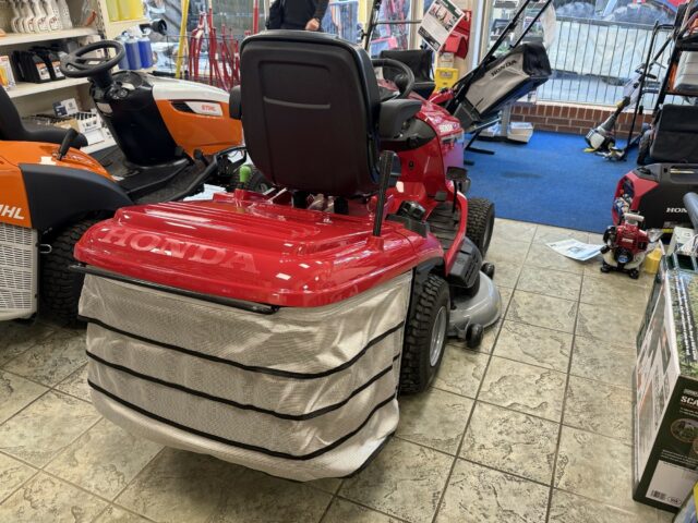 DM000242 HONDA HF2625 HME RIDE ON MOWER