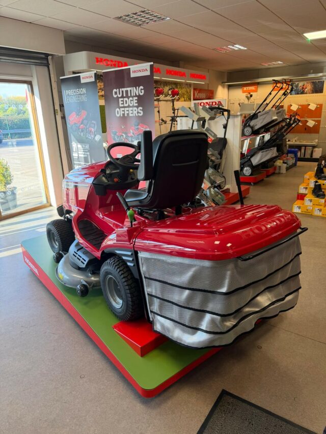 DM000241 HONDA HF2625 HME RIDE ON MOWER