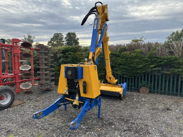 BOMFORD TURNER B8181 HEDGECUTTER (2022)