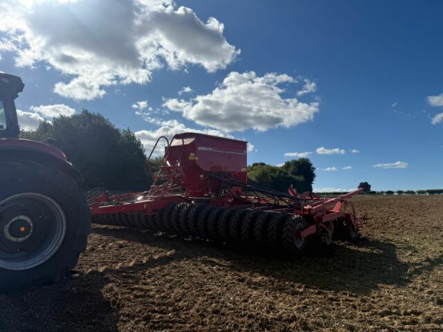One- 2016 Horsch Sprinter 8ST 8m drill