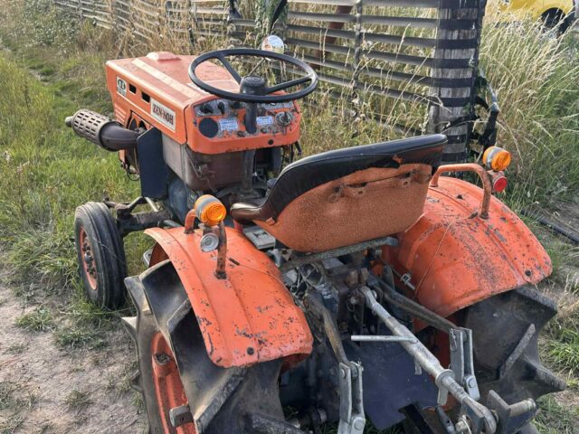 Kubota B7001E