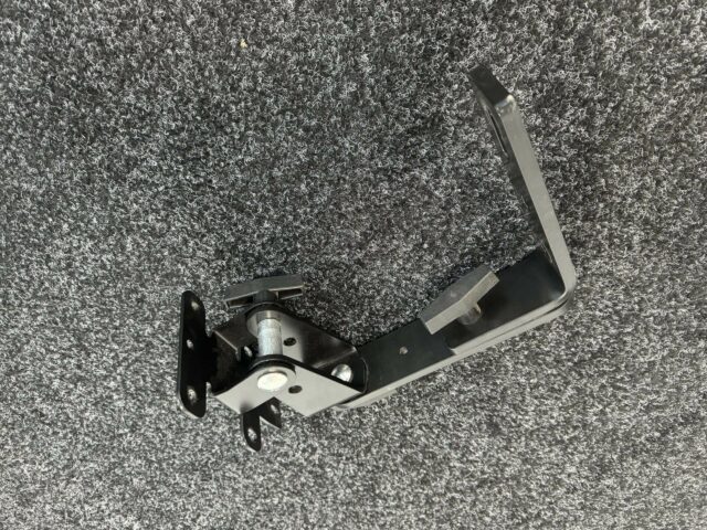 JOHN DEERE MONITOR MOUNTING BRACKETS