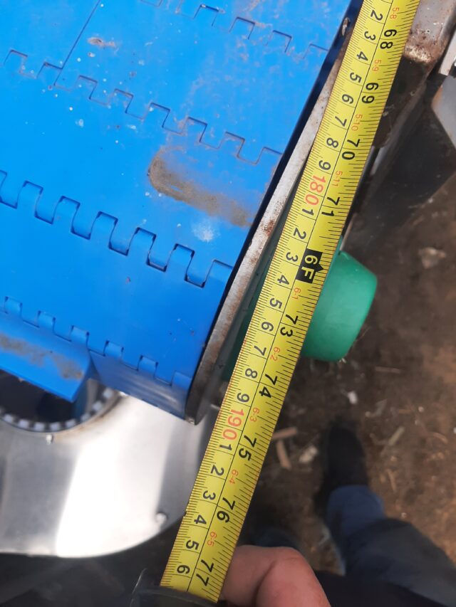 Stainless steel elevator 1.9M x 750mm