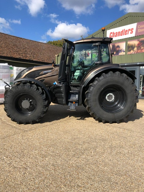 VA000186 DEMO VALTRA T175ED 4WD TRACTOR