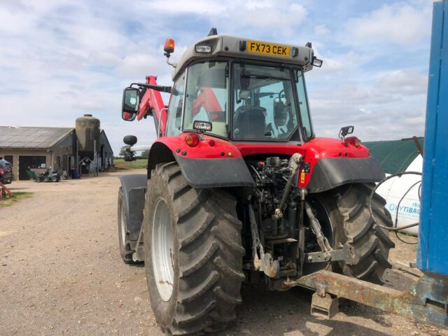 T2038241 MF6S.135E TRACTOR & LOADER