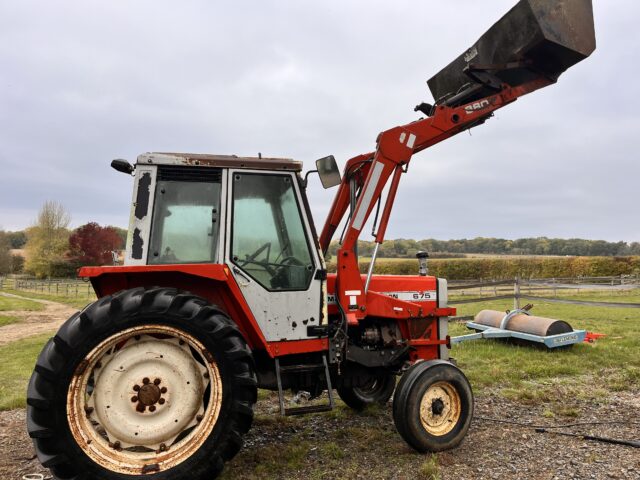 Massey Ferguson 675 1984 with MF Loader
