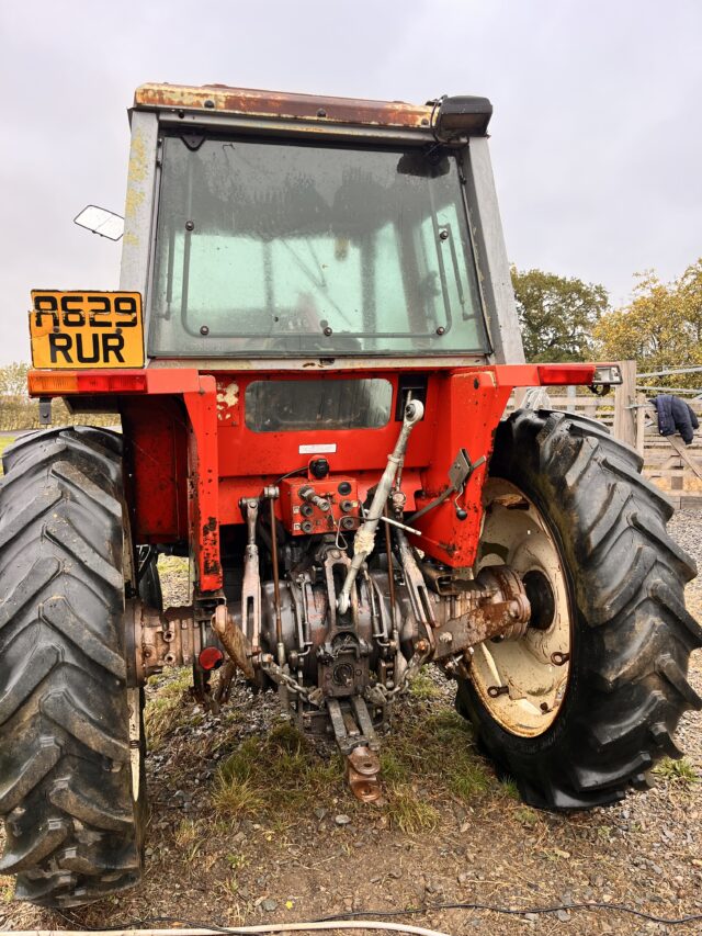 Massey Ferguson 675 1984 with MF Loader