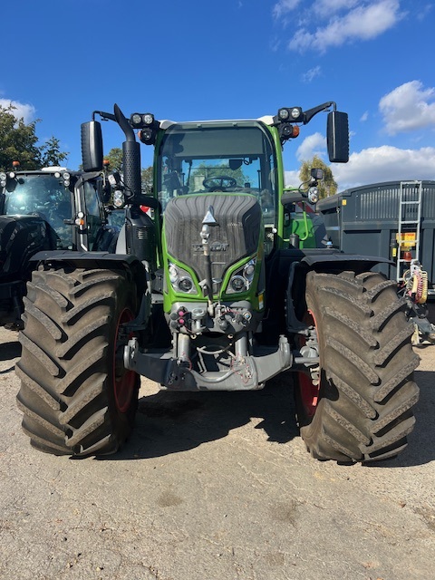 FE000424 FENDT 724 VARIO GEN6 TRACTOR