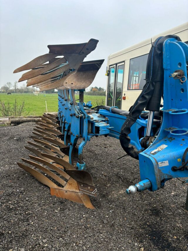 One- 2014 Lemken Juwel 8, 7 Furrow ( 6+1
