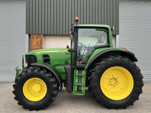 JOHN DEERE 7530 PREMIUM