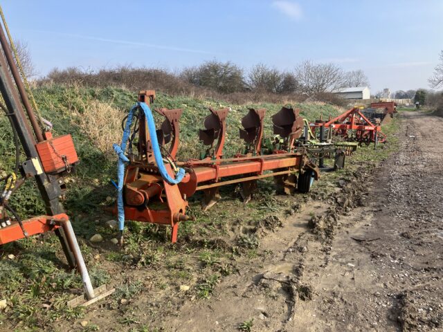 Kverneland 4 furrow Plough