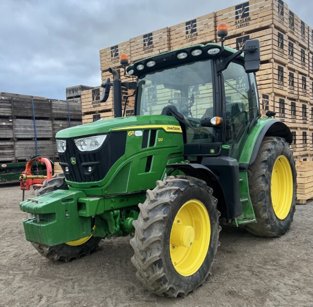 John Deere 6R 120