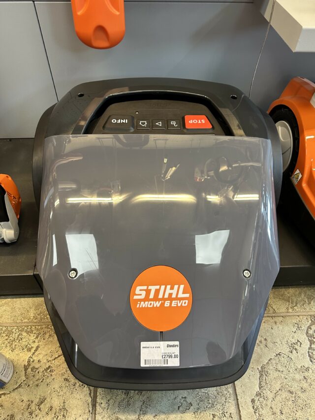 2M041045 STIHL IMOW 6 EVO ROBOTIC MOWER.