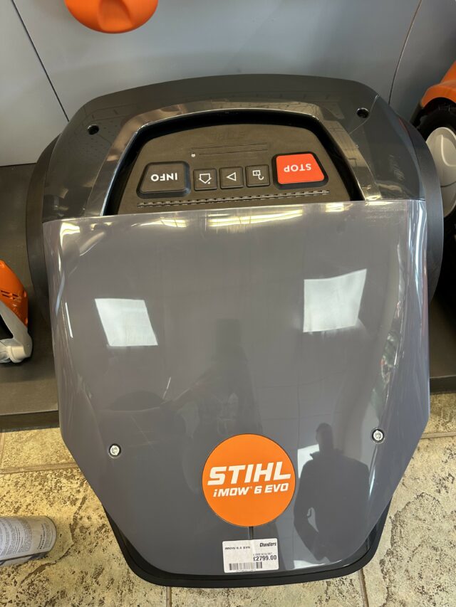 2M041045 STIHL IMOW 6 EVO ROBOTIC MOWER.