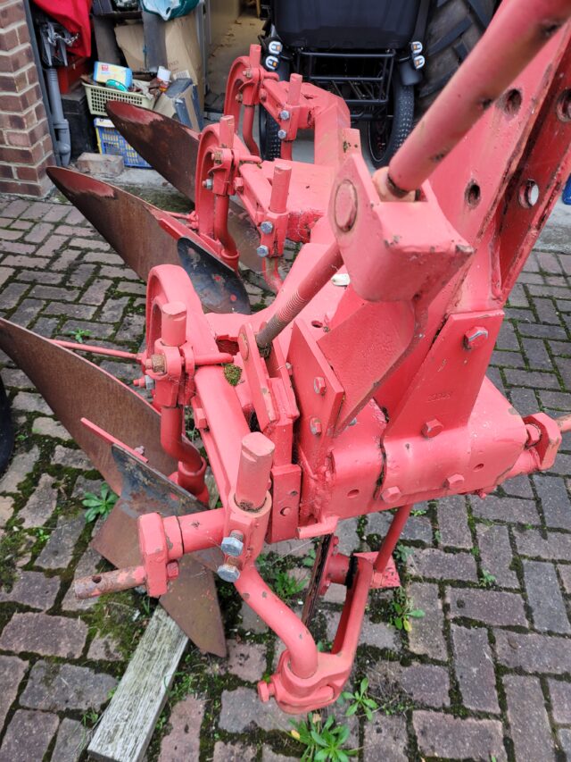 Massey Ferguson MF 40 Plough