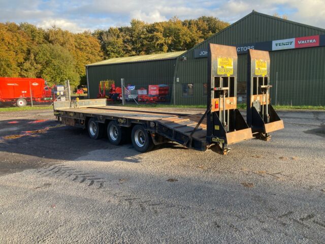 HERBST LL27 LOW LOADER TRAILER