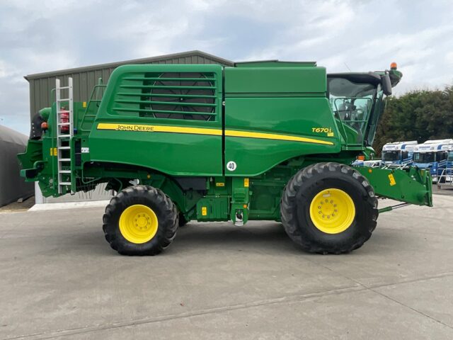 2019 John Deere T670i Combine Harvester