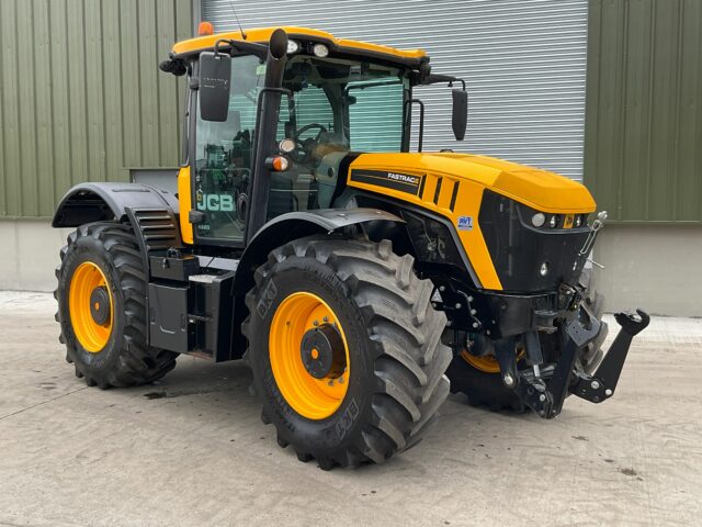 2021 JCB 4220 Fastrac 4WD Tractor