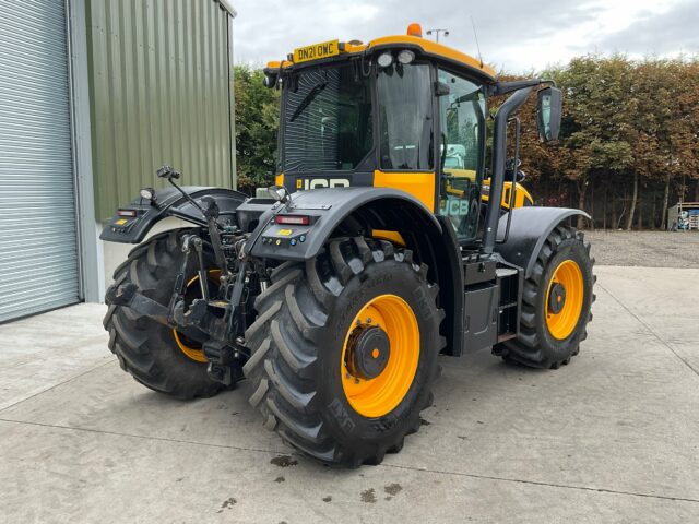 2021 JCB 4220 Fastrac 4WD Tractor