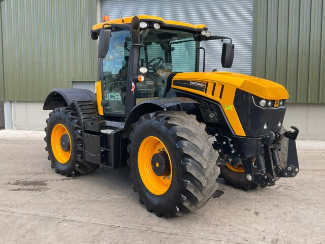 2021 JCB 4220 Fastrac 4WD Tractor