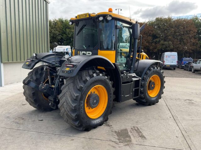 2021 JCB 4220 Fastrac 4WD Tractor