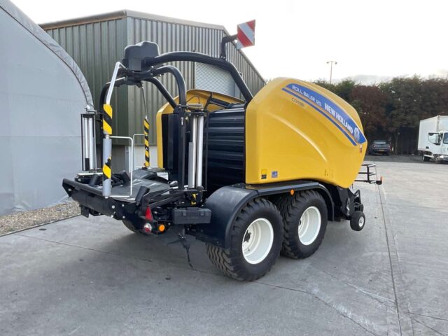 2022 New Holland Roll Baler 125