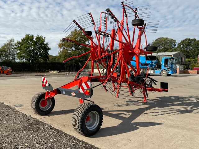 2023 Kuhn GA8131 PTO Driven Rotary Rake