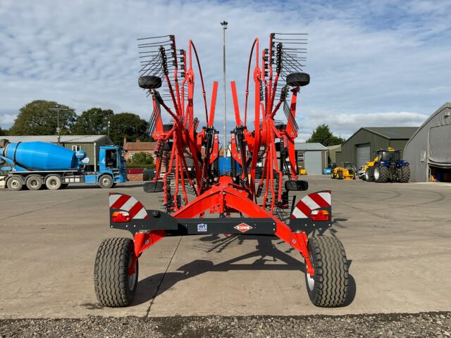 2023 Kuhn GA8131 PTO Driven Rotary Rake