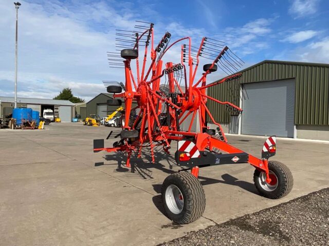 2023 Kuhn GA8131 PTO Driven Rotary Rake