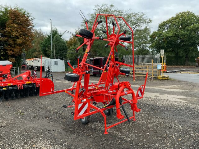 2025 Kuhn GF642 Mounted Tedder