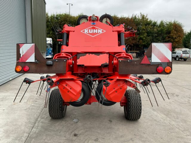 2017 Kuhn GF13012 Single Axle Tedder