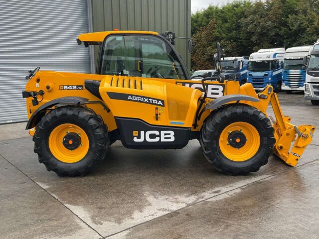 Lot 2: 2024 JCB 542-70 Telehandler