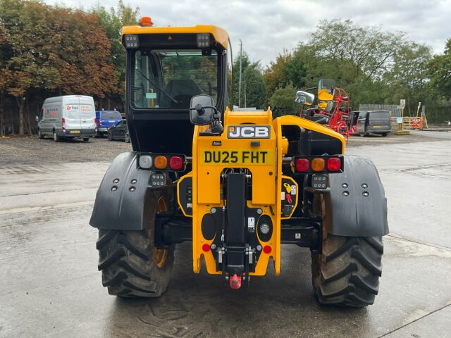 Lot 2: 2024 JCB 542-70 Telehandler