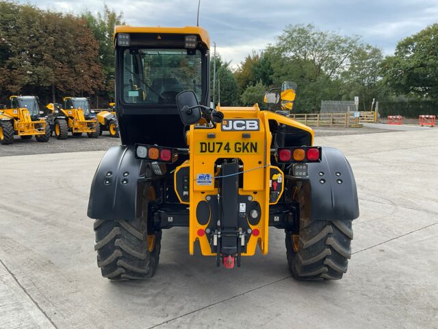 Lot 3: 2024 JCB 542-70 Telehandler