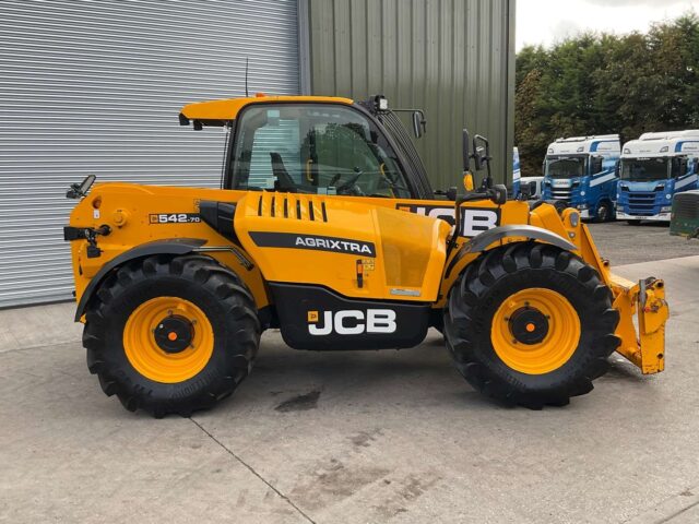Lot 4: 2022 JCB 542-70 Telehandler